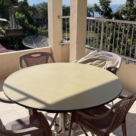 Valencia Homestay Redpartner Parapat Exterior foto