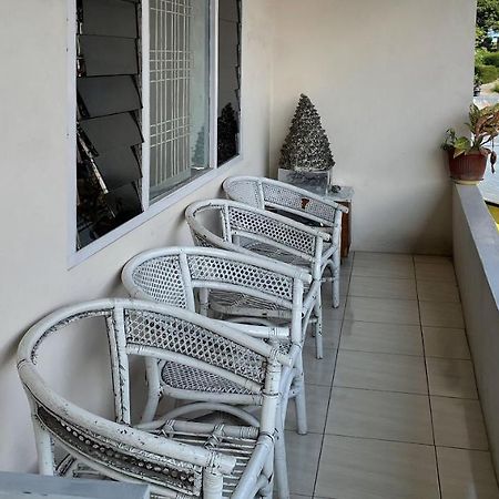 Valencia Homestay Redpartner Parapat Exterior foto