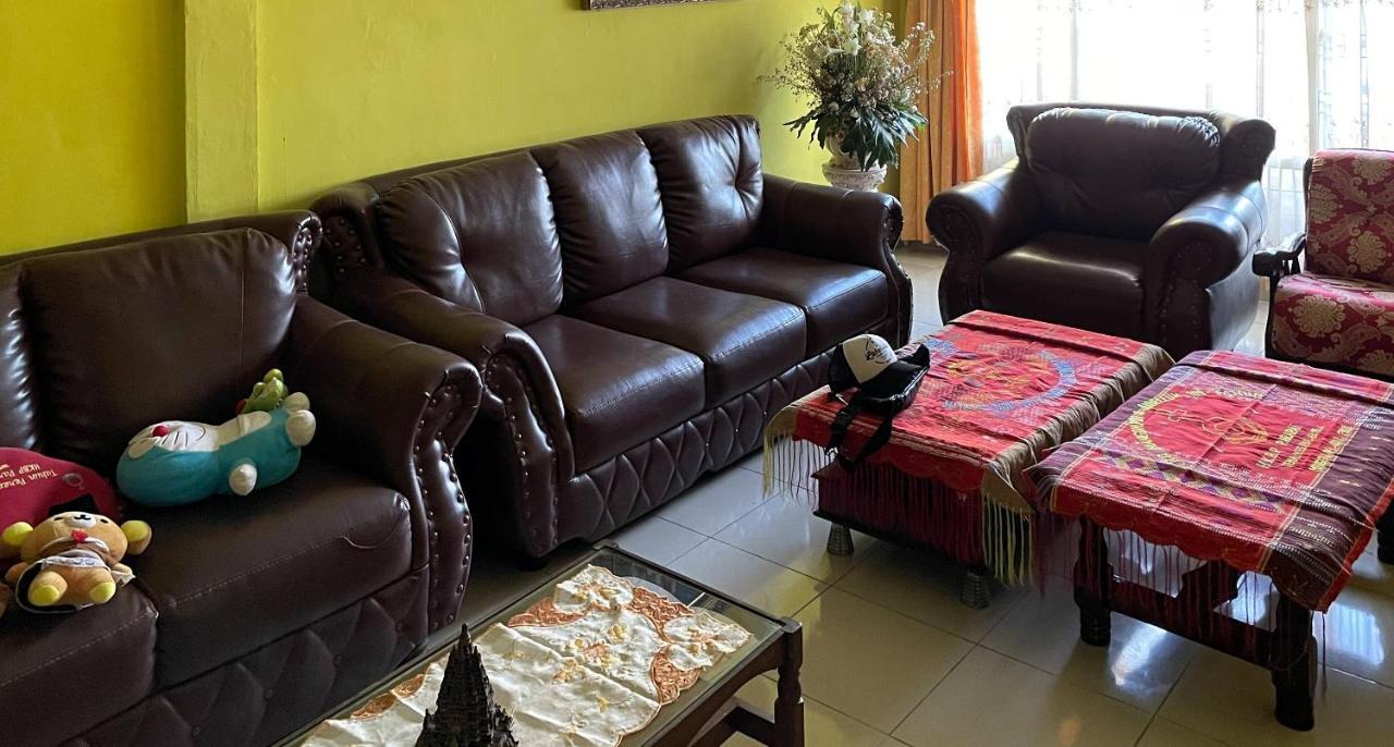 Valencia Homestay Redpartner Parapat Exterior foto