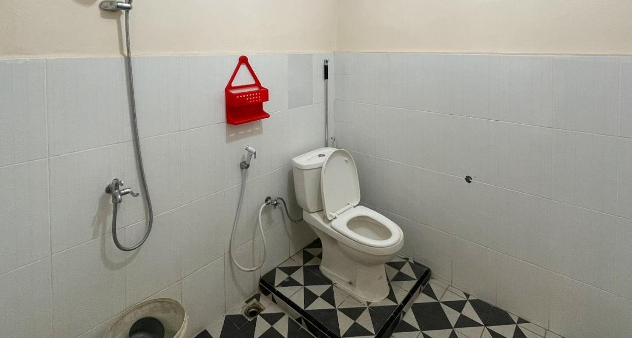 Valencia Homestay Redpartner Parapat Exterior foto